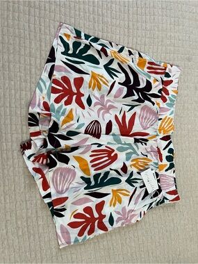 NEW GYAL BASHY rio ecovero viscose printed camp short - Groovy Palms